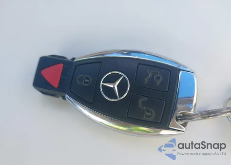 2014 Mercedes-Benz Glk 350 4Matic z USA, uszkodzony, nr VIN WDCGG8JB6EG335488